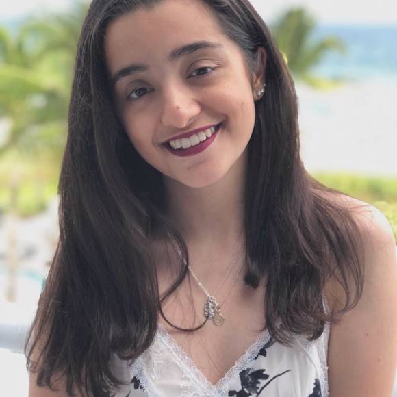 Meet your Posher, Olivia - Picture 1 of 1